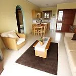 Maria Villa *