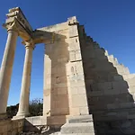 Maria Villa *